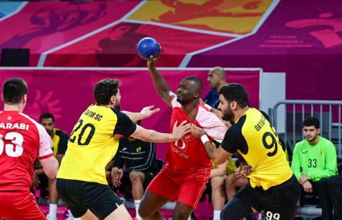 العربي يحافظ على صدارة دوري اليد