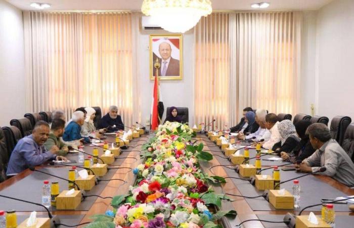 تحركات
      حكومية
      يمنية
      مكثفة
      لإعادة
      تفعيل
      المؤسسات
      الخدمية