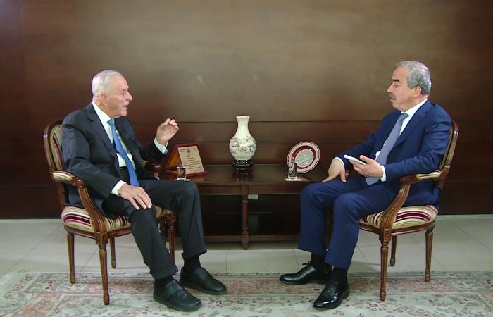 رمضان
      في
      غزة...
      زينة
      بين
      الأنقاض
      والخيام
      وسط
      صعوبات
      معيشية
      (صور)