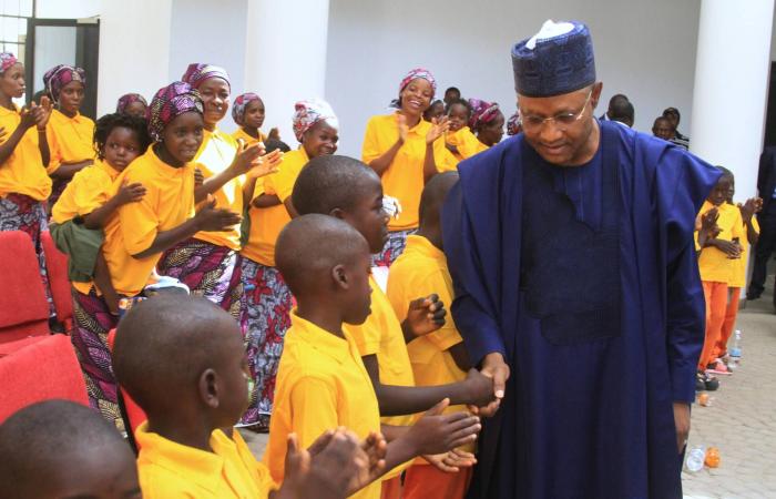 الغابون
      تحجب
      وسائل
      التواصل
      الاجتماعي
      «حتى
      إشعار
      آخر»