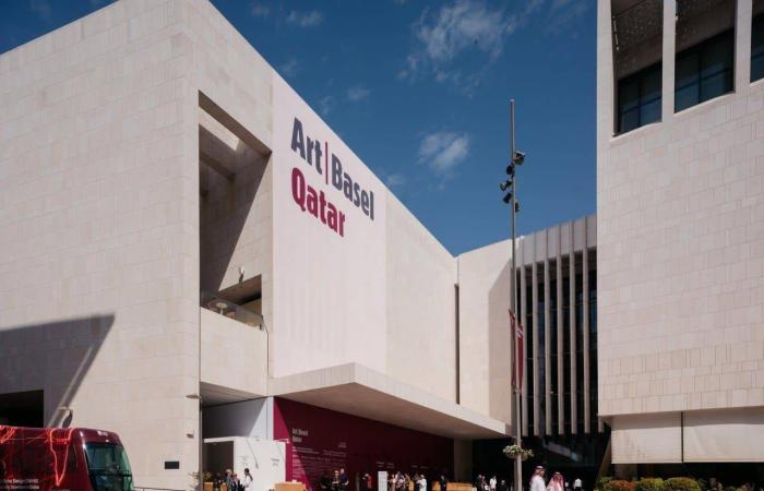 أكثر
      من
      80
      ممثلاً
      ومخرجاً
      ينددون
      بـ«صمت»
      مهرجان
      برلين
      السينمائي
      حيال
      غزة