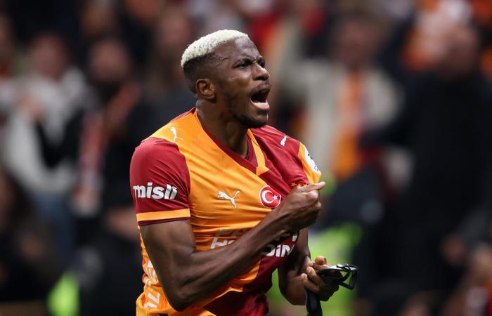 "عاملوني كالكلب".. تصريح صادم من أوسيمين عن تجربته مع نادي نابولي