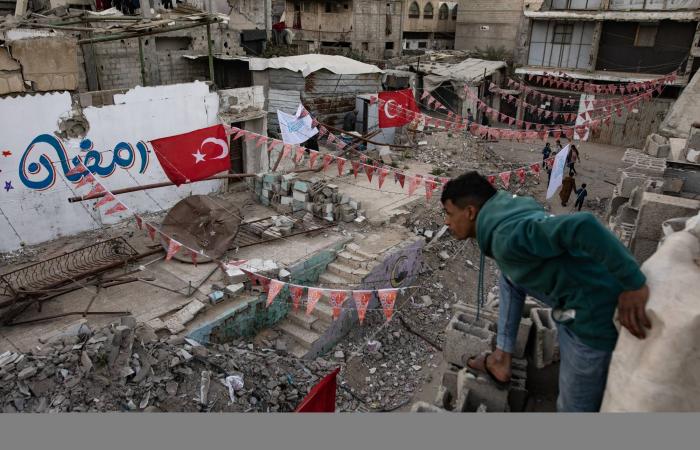 الجيش
      اللبناني
      يعتمد
      مقاربة
      «أمنية
      -
      سياسية»
      لتنفيذ
      ثاني
      مراحل
      حصر
      سلاح
      «حزب
      الله»