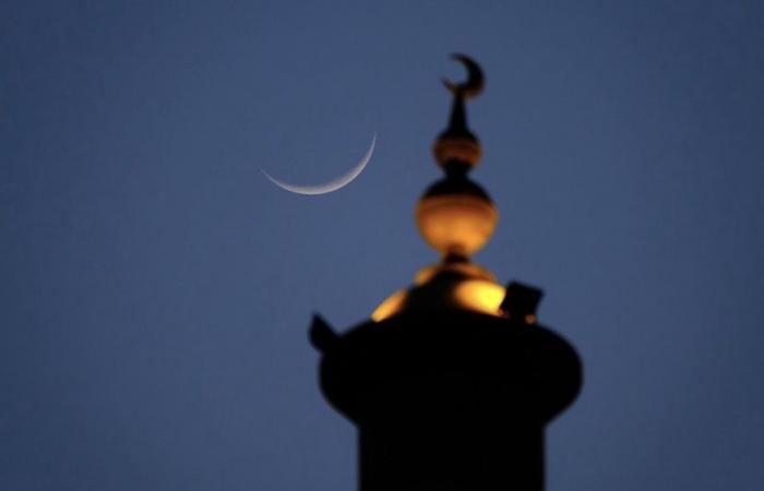 الوقف السني العراقي يعلن غداً الأربعاء أول أيام رمضان 