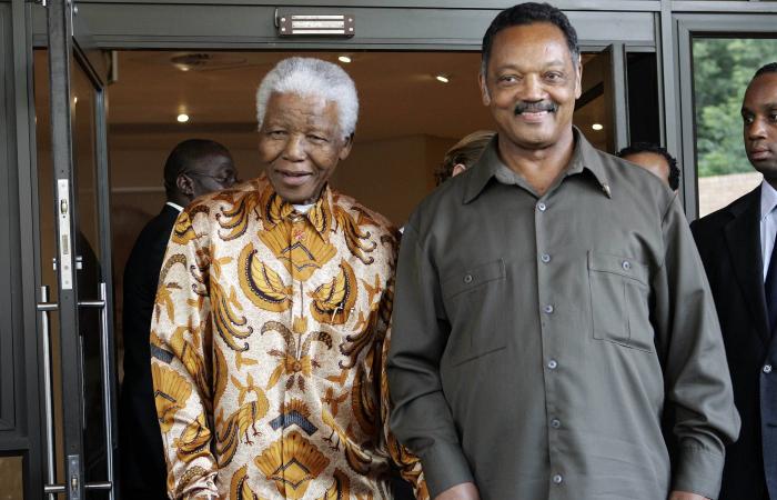 واشنطن
      تعلن
      مقتل
      11
      شخصاً
      بضربات
      على
      قوارب
      تشتبه
      في
      أنها
      تهرب
      مخدرات