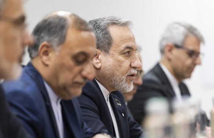 أين نقف الآن بعد محادثات أجرتها الوفود الأمريكية والإيرانية الثلاثاء في جنيف؟