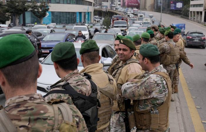 كيف
      تجند
      العصابات
      المسلحة
      بغزة
      عناصر
      جديدة
      في
      صفوفها؟