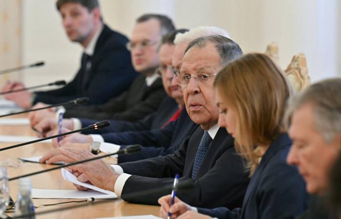 روسيا
      تستضيف
      وزير
      خارجية
      كوبا...
      وتحثّ
      أميركا
      على
      الامتناع
      عن
      حصار
      الجزيرة
      الكاريبية