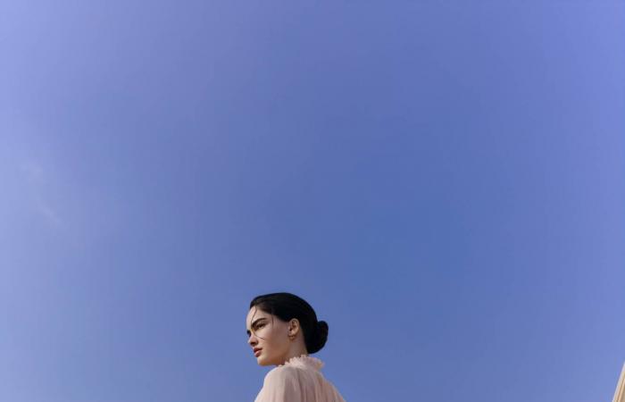 الكحال…
      هالة
      صالح
      ودرس
      في
      كيف
      تُحوِل
      السجاد
      المصري
      إلى
      عمل
      فني
      عالمي