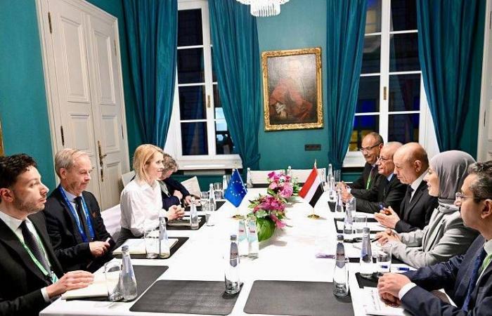 العليمي
      يدعو
      إلى
      «اغتنام
      التحولات»
      لاستعادة
      الدولة
      اليمنية