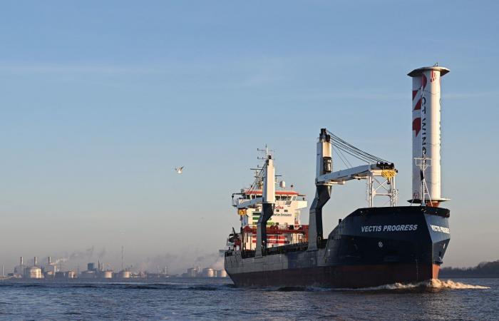 تعمل بطاقة الرياح.. سفينة شحن تسعى لخفض الانبعاثات بنحو 96%