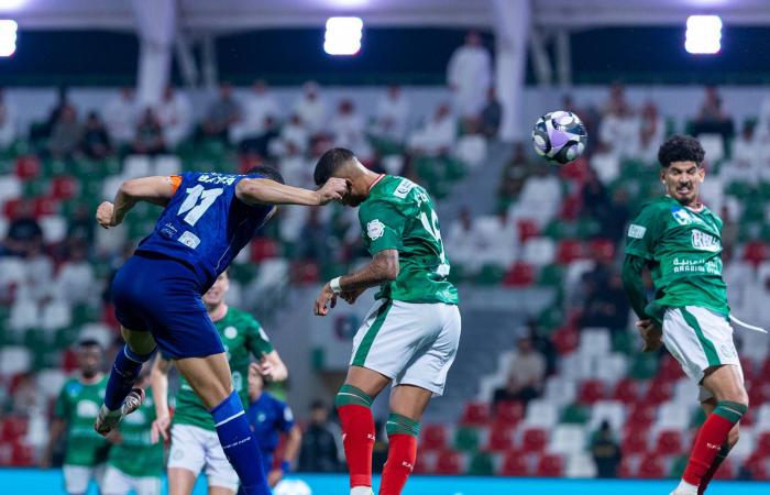 الأهلي
      يطفئ
      فورة
      النجمة
      برباعية...
      ويتقاسم
      الصدارة
      مع
      الهلال