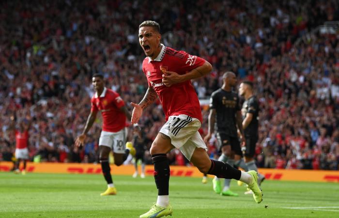 أسوأ
      10
      صفقات
      في
      تاريخ
      الدوري
      الإنجليزي
      الحديث