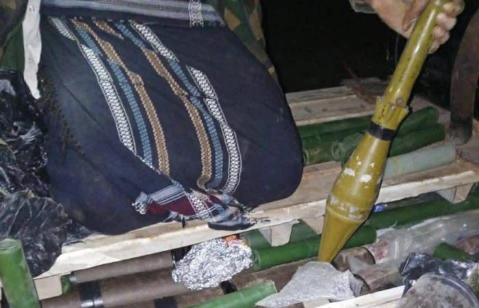 ضبط
      أسلحة
      في
      ساحل
      حضرموت
      ومساعدات
      غذائية
      في
      واديها