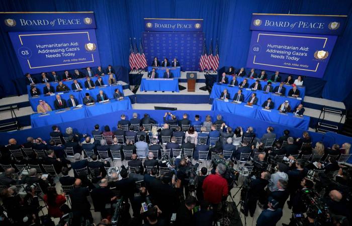 ترمب:
      مليارات
      لإغاثة
      غزة
       و«حماس»
      العقبة
      الوحيدة
      الآن