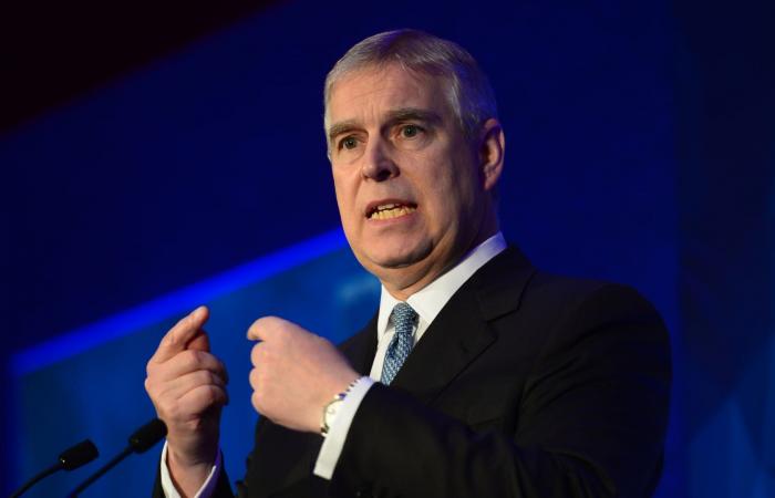 كم طول المدة التي يمكن للشرطة احتجاز أندرو شقيق الملك تشارلز خلالها؟