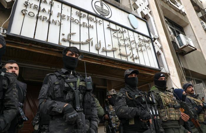 اتصالات
      رسمية
      لتحييد
      لبنان
      عن
      تداعيات
      الحرب
      على
      إيران