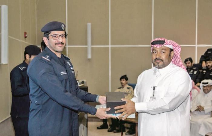 أمن السواحل يحتفل بتخريج 4 دورات بحرية