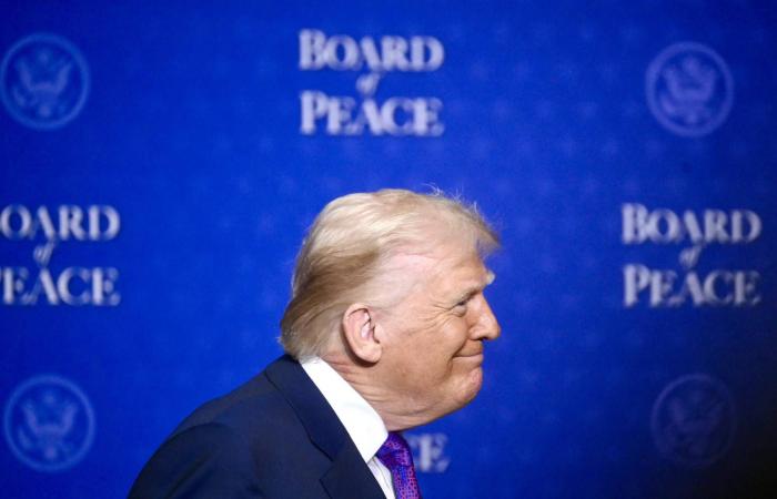 6
      قتلى
      في
      غارات
      إسرائيلية
      على
      البقاع
      اللبناني
      وأنباء
      عن
      مقتل
      مسؤول
      في
      «حزب
      الله»