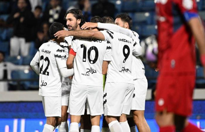 الهلال:
      هيرنانديز
      جاهز
      لـ«الكلاسكيو»