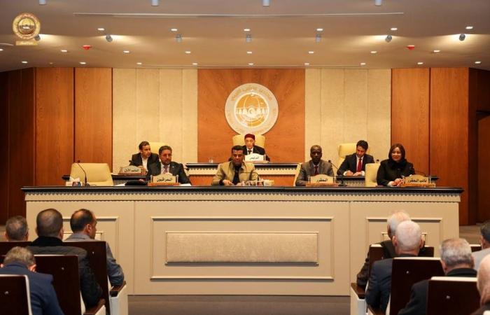 استياء
      في
      «النواب»
      و«الدولة»
      عقب
      مقترح
      أممي
      يتجاوزهما
      لحل
      الأزمة
      الليبية