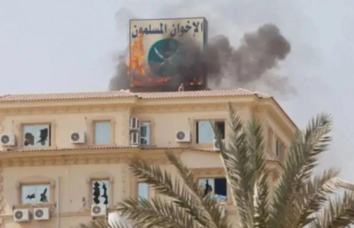 مع
      حلول
      رمضان...
      التضخم
      يخنق
      الليبيين
      ويستنزف
      جيوبهم