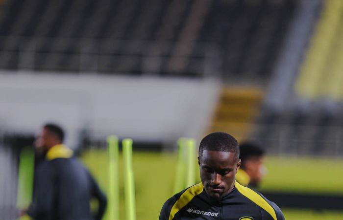 «اضغط
      -
      لا
      تضغط»...
      ترندي
      اتحادي
      «عالمي»
      يخطف
      إعجاب
      البيت
      الأبيض