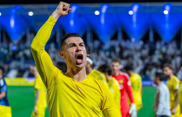 «الكلاسيكو»
      يتربع
      على
      عرش
      الحضور
      الجماهيري
      في
      الجولة
      23