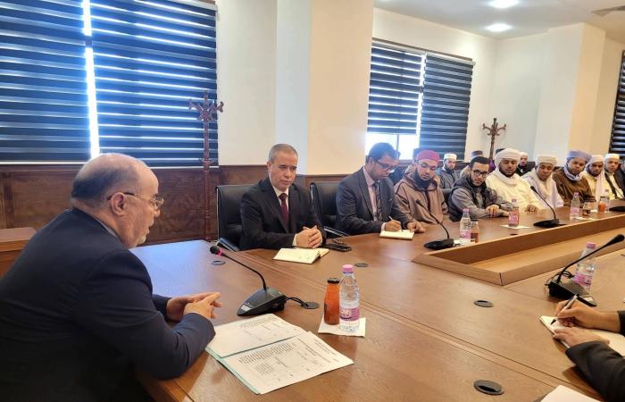 وصول
      100
      إمام
      جزائري
      لتأطير
      صلاة
      التراويح
      يفجّر
      جدلاً
      في
      فرنسا