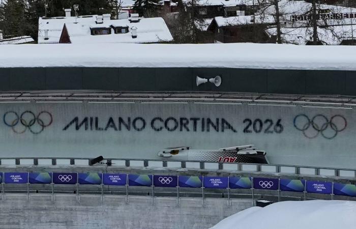 «الدوري
      الإيطالي»:
      يوفنتوس
      يواصل
      السقوط