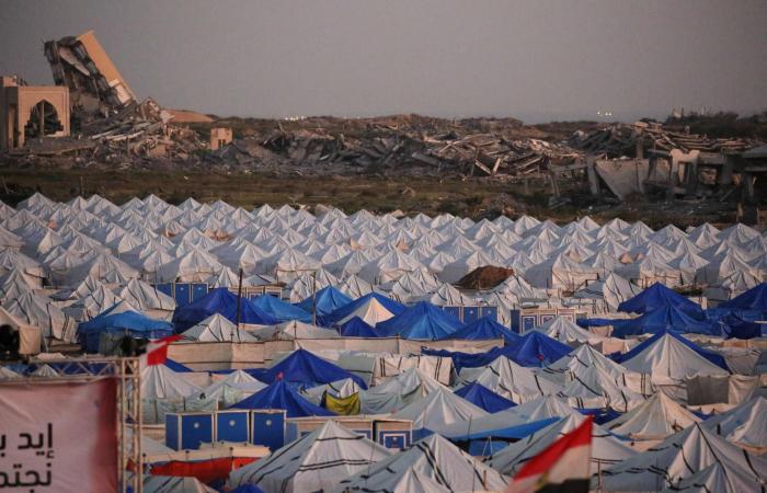 كوريا
      الجنوبية
      تنصح
      رعاياها
      بمغادرة
      إيران