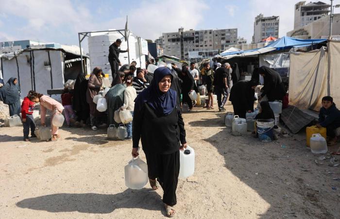 كوريا
      الجنوبية
      تنصح
      رعاياها
      بمغادرة
      إيران