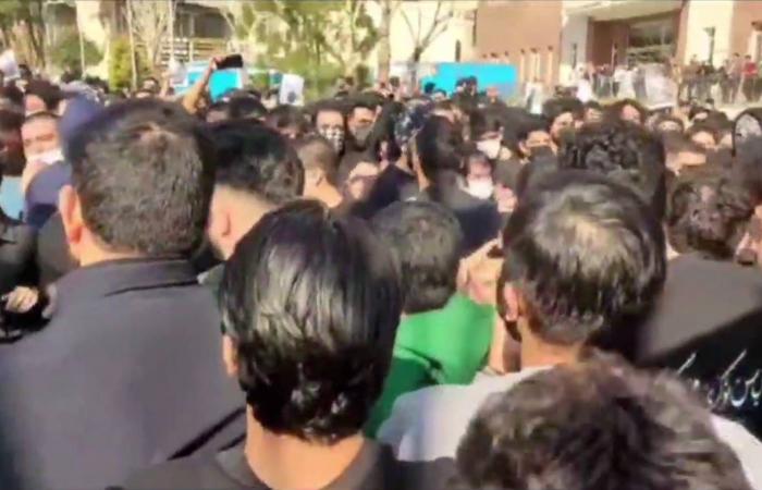 اتساع
      الاحتجاجات
      في
      كبريات
      الجامعات
      الإيرانية