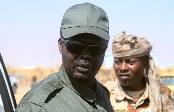 «الدعم
      السريع»
      السودانية
      تسيطر
      على
      بلدة
      حدودية
      مع
      تشاد