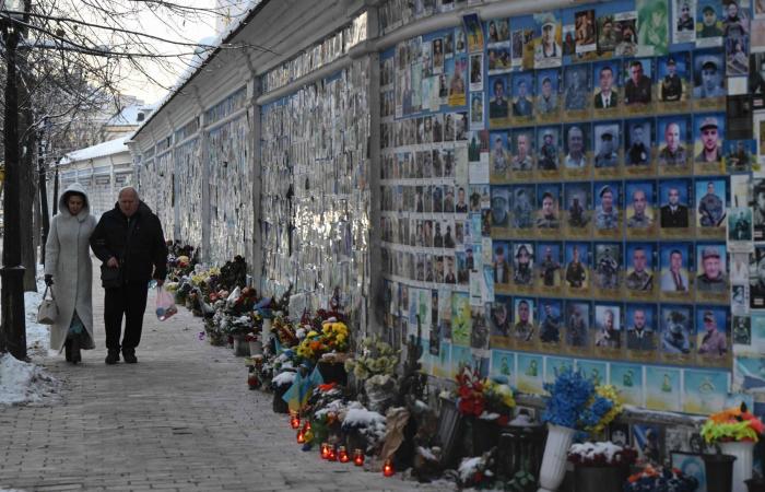 من
      قيادة
      الدعم
      إلى
      هندسة
      التفاوض:
      كيف
      تحوّل
      الدور
      الأميركي
      في
      أوكرانيا؟