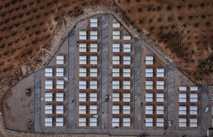 القوات
      الأميركية
      تنهي
      انسحابها
      من
      سوريا
      في
      غضون
      شهر