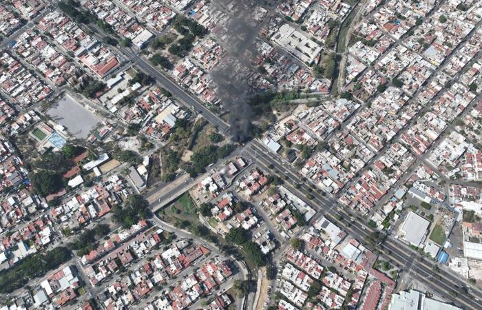 هجمات
      انتقامية
      في
      المكسيك
      بعد
      مقتل
      زعيم
      عصابة
      مخدرات
      (صور)