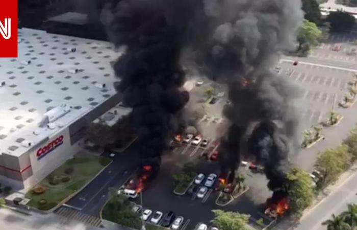 متابعة: شاهد.. اندلاع اشتباكات عنيفة في أنحاء المكسيك بعد مقتل "إل مينشو"