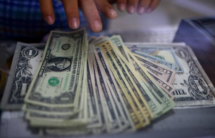 بعد
      حكم
      «المحكمة
      العليا»
      التاريخي...
      ترقب
      عالمي
      لمسار
      رسوم
      ترمب
      البديلة