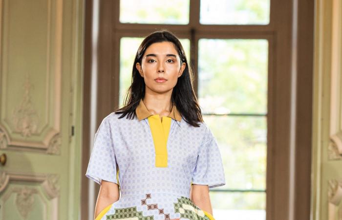 التطريز الفلسطيني تحت المجهر.. حكاية حفاظ النساء على هوية مطرّزة بالخيط