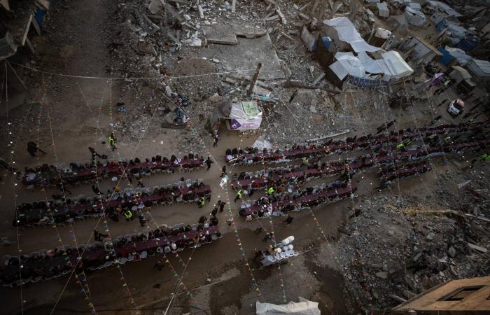 الغاز
      والمواصلات
      و«التكيَّات»...
      أزمات
      تصعِّب
      حياة
      الغزيين
      في
      رمضان