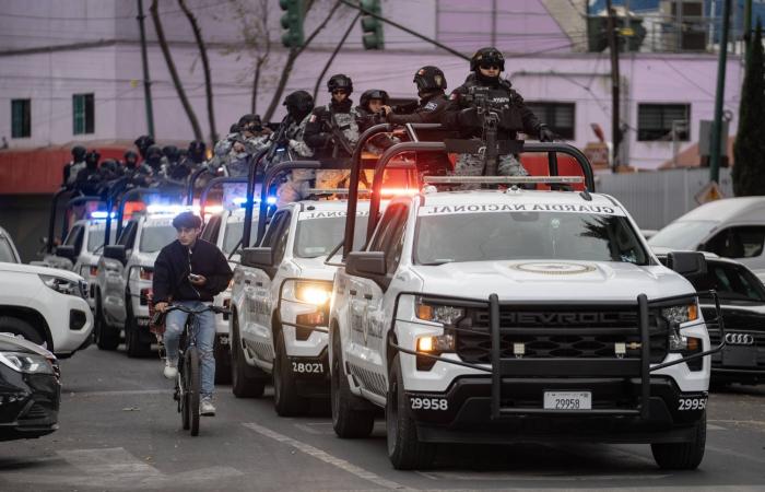 هجمات
      انتقامية
      في
      المكسيك
      بعد
      مقتل
      زعيم
      عصابة
      مخدرات
      (صور)