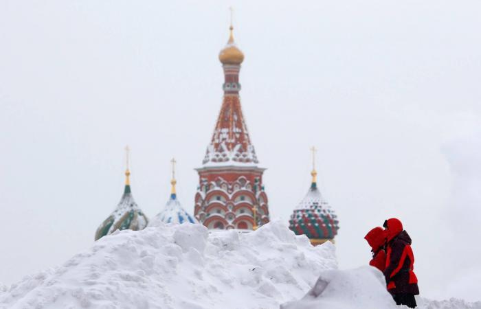 الإعلان
      عن
      موعد
      الدورة
      الثالثة
      من
      بينالي
      الفنون
      الإسلامية