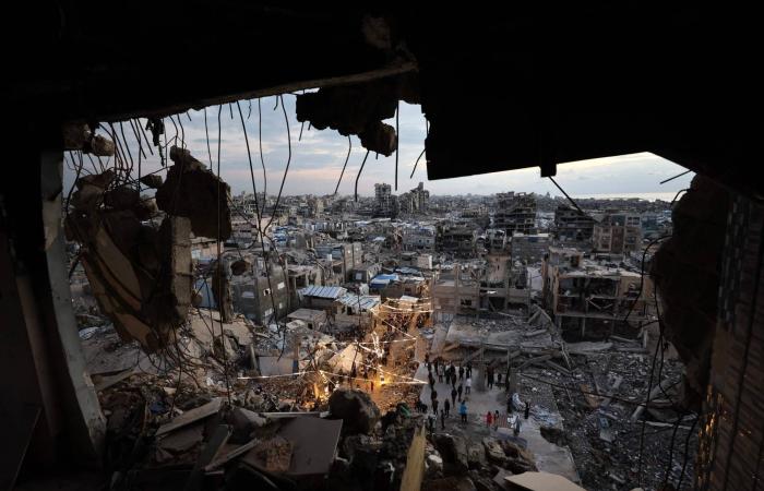 نتنياهو
      وبن
      غفير
      يتفقان
      على
      «تخفيف
      صيغة»
      قانون
      إعدام
      الأسرى