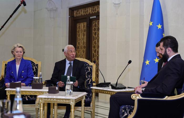 الاتحاد
      الأوروبي
      يدرس
      تعديل
      نظام
      العقوبات
      على
      سوريا
      دعماً
      للمرحلة
      الانتقالية