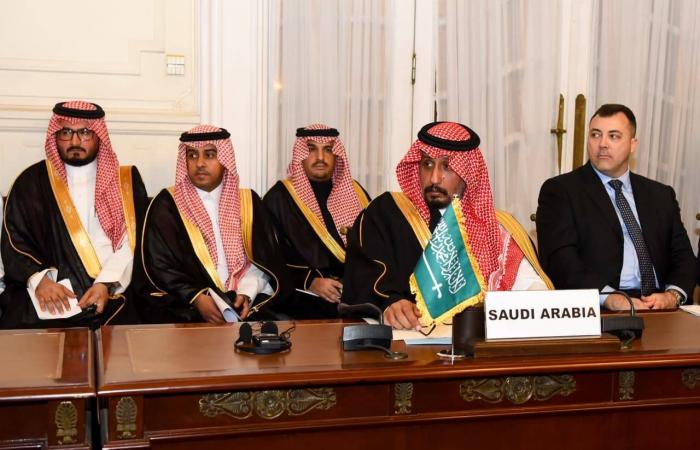 اجتماع
      في
      القاهرة
      يبحث
      تعزيز
      قدرات
      الجيش
      اللبناني
      تمهيداً
      لـ«مؤتمر
      باريس»