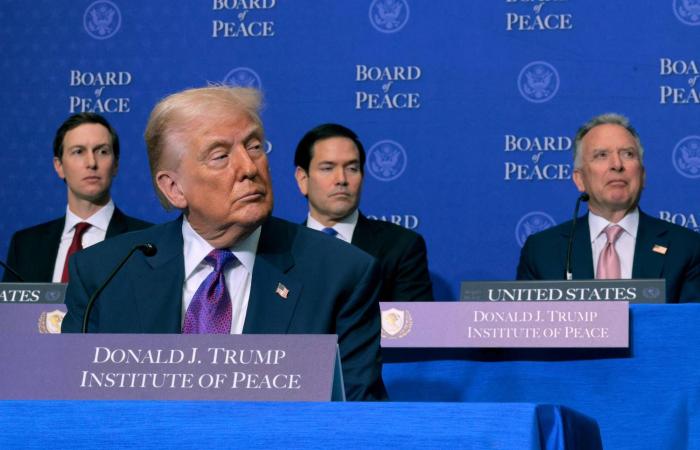 أميركا
      تسعى
      لتطويق
      أزمة
      دبلوماسية
      بينها
      وبين
      باريس