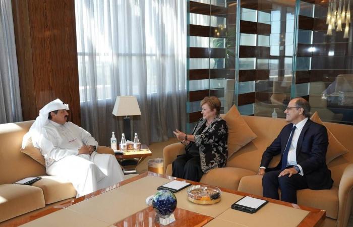 صندوق
      النقد
      الدولي:
      الكويت
      تتأهب
      لقفزة
      نمو
      بـ3.8
      %
      في
      2026