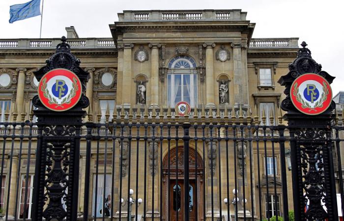 أميركا
      تسعى
      لتطويق
      أزمة
      دبلوماسية
      بينها
      وبين
      باريس