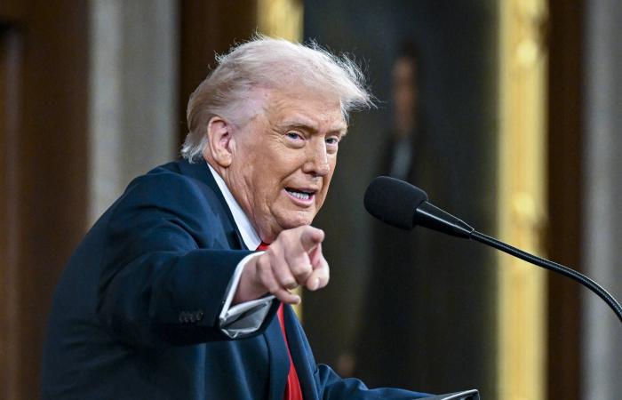 وزير
      الخزانة
      الأميركي
      السابق
      يستقيل
      من
      جامعة
      هارفارد
      بسبب
      علاقته
      بإبستين